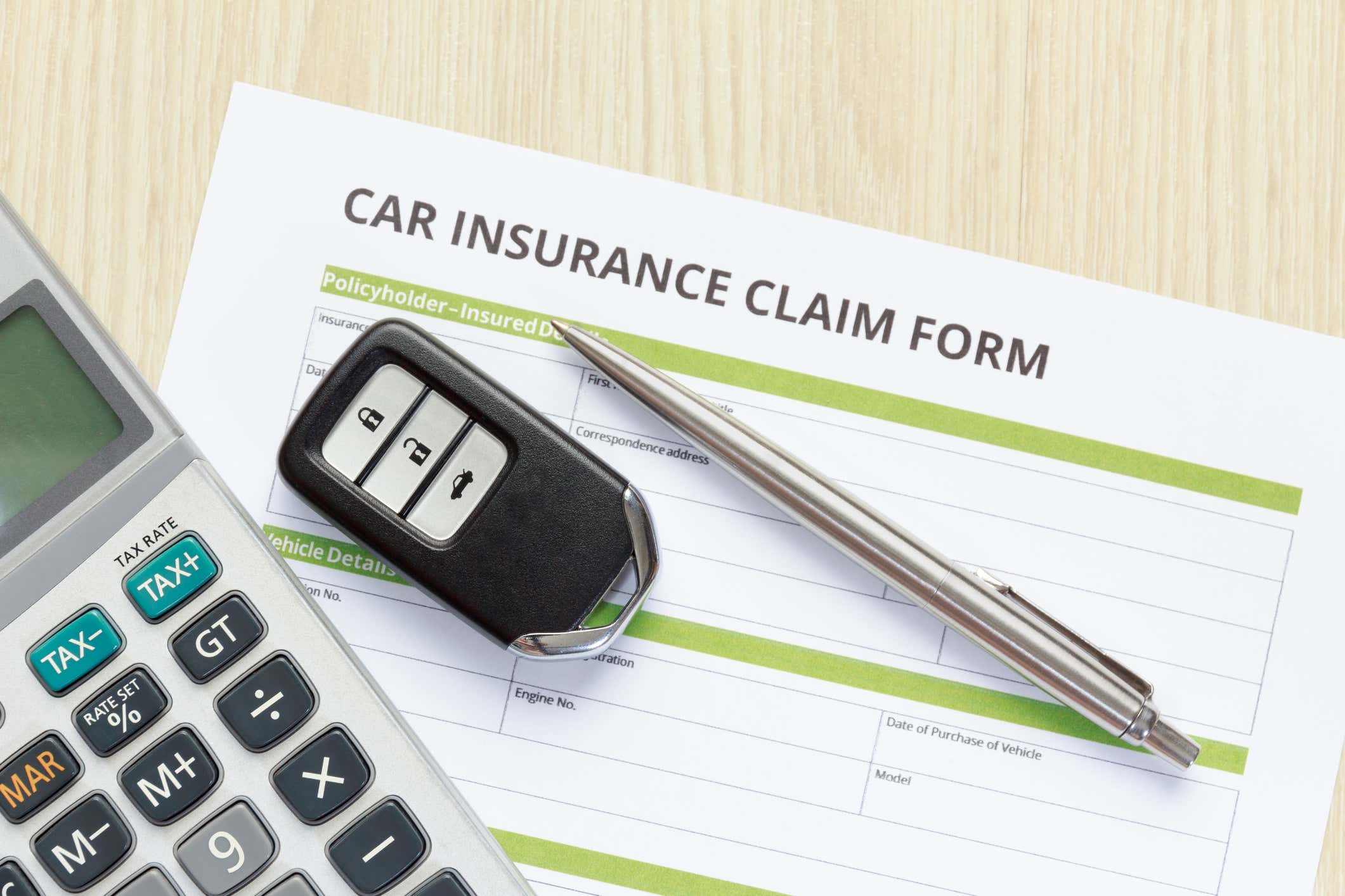 A car insurance claims form 一份汽车保险理赔单