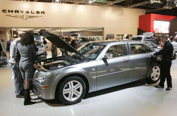 The Chrysler 300C at a car fair in Brussels 克莱斯勒300C在布鲁塞尔汽车展上