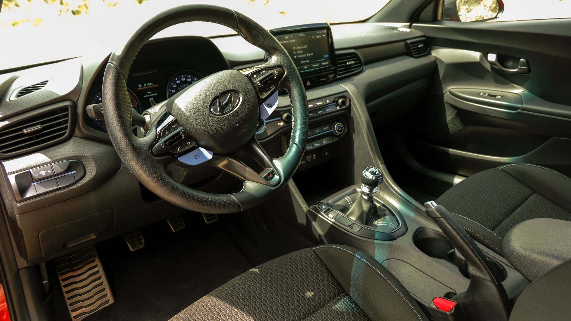 2020 Hyundai Veloster N interior. 2020现代Veloster N内饰。
