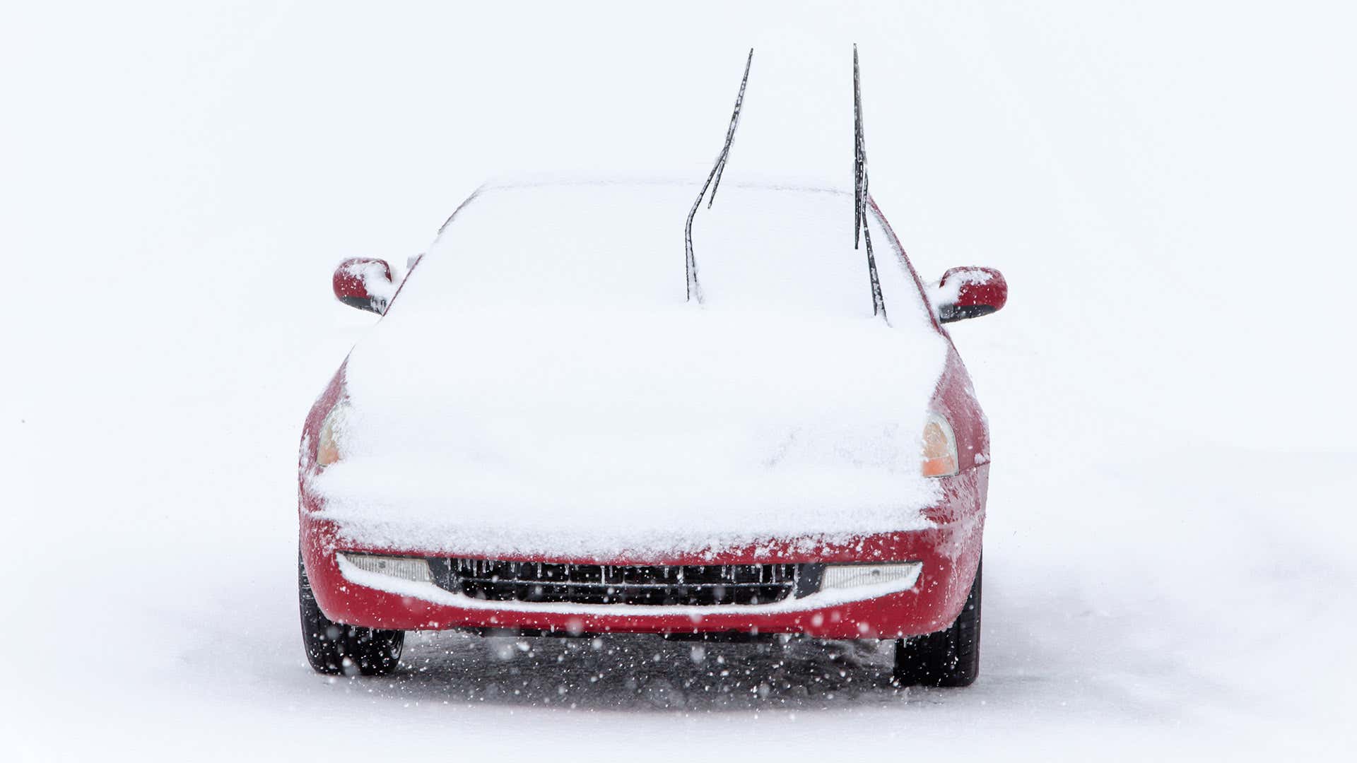 Stand windshield wipers up when snow is expected. 当预期雪时,立场挡风玻璃刮水器。