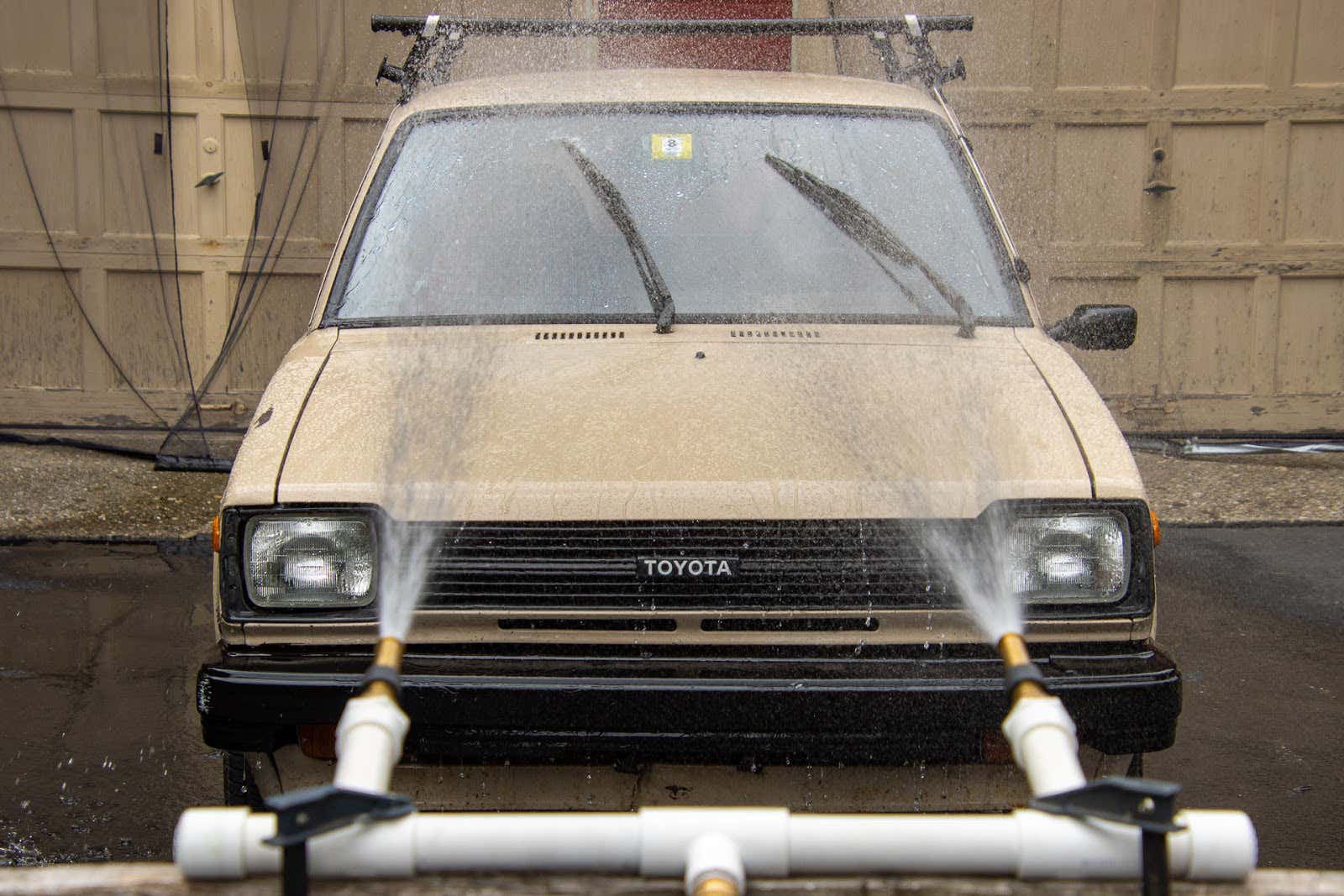 TheDrive reviews silicone windshield wipers 该驱动器审查硅胶挡风玻璃雨刷