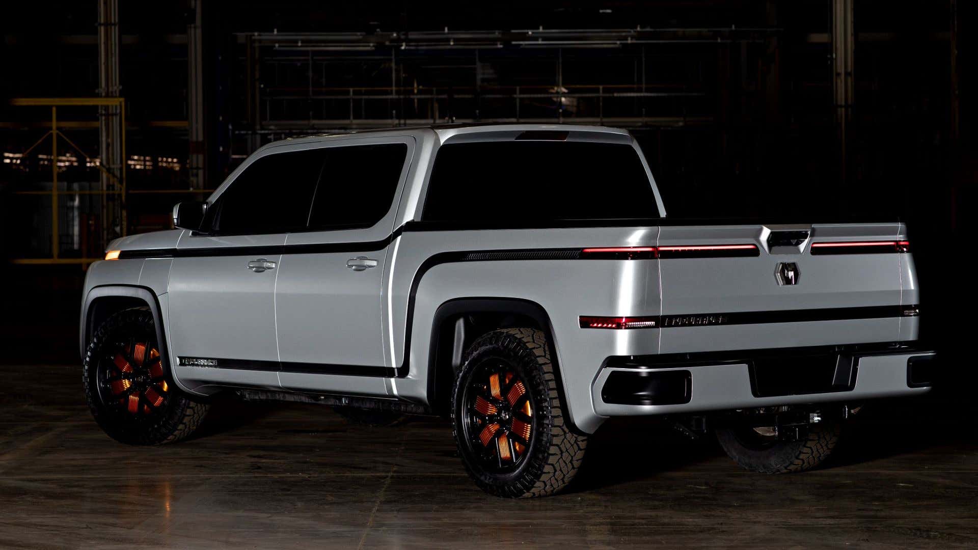 The rear view of Lordstown's Endurance pickup. Lordstown的后视图的耐力拾音器。
