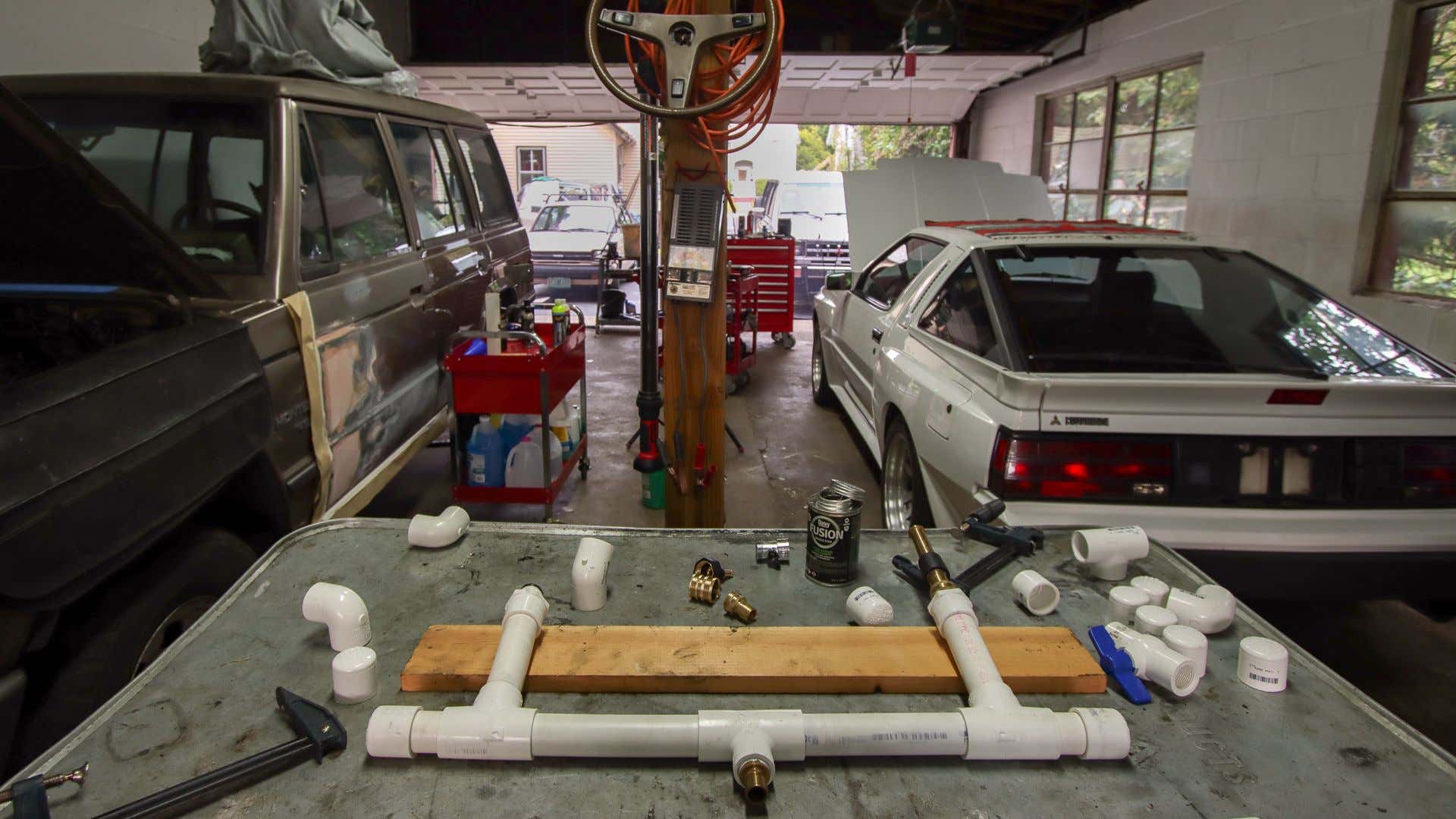 The wiper rig coming together. 刮水器一起走到一起。