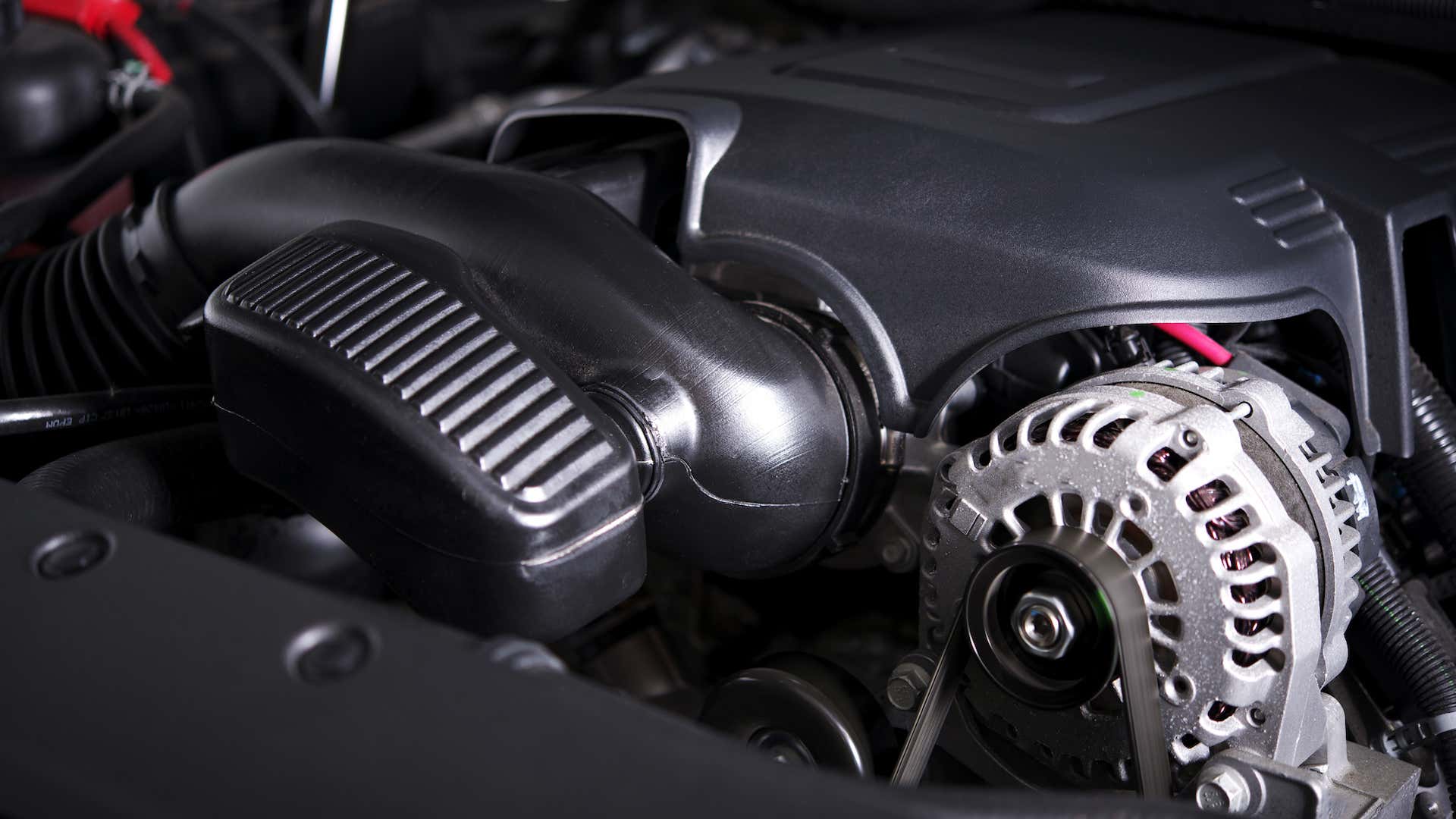 Replacing an alternator isn't brain surgery. 更换发电机是不是脑外科手术。