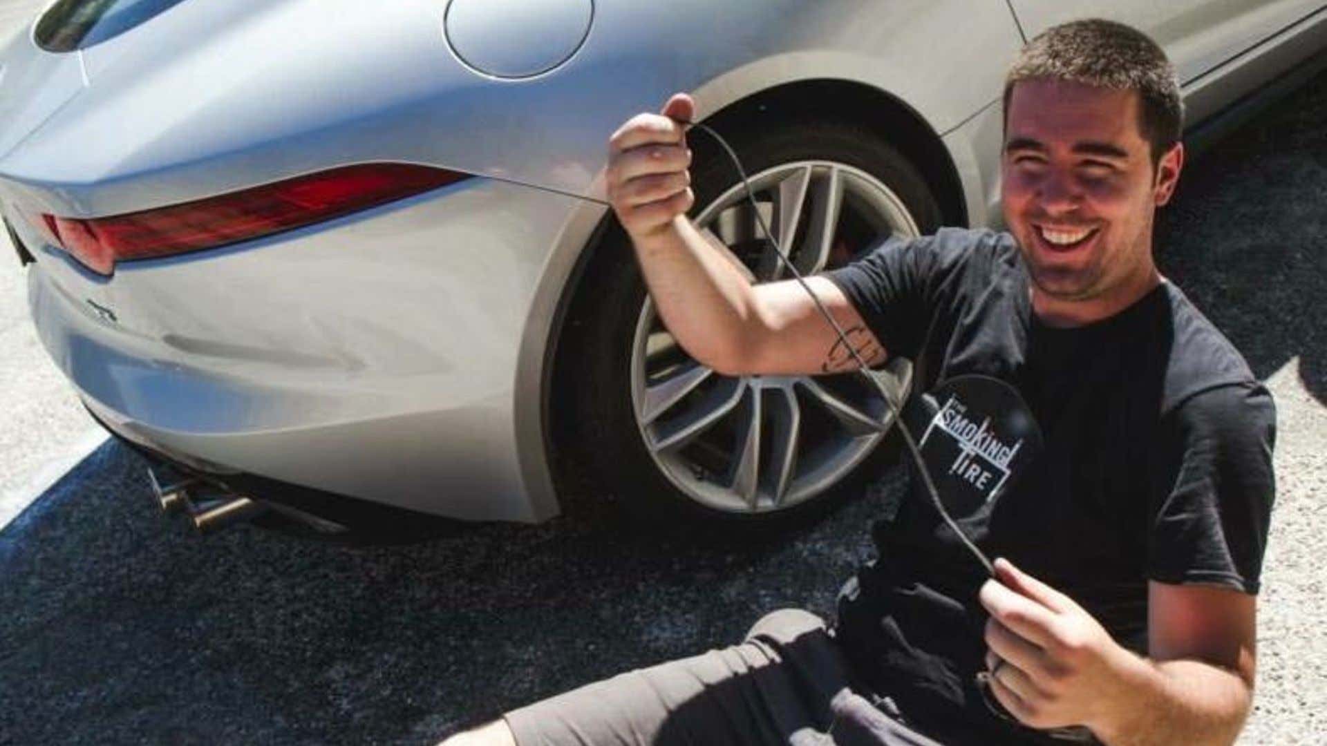 A Jaguar F-Type R. 捷豹F型R.