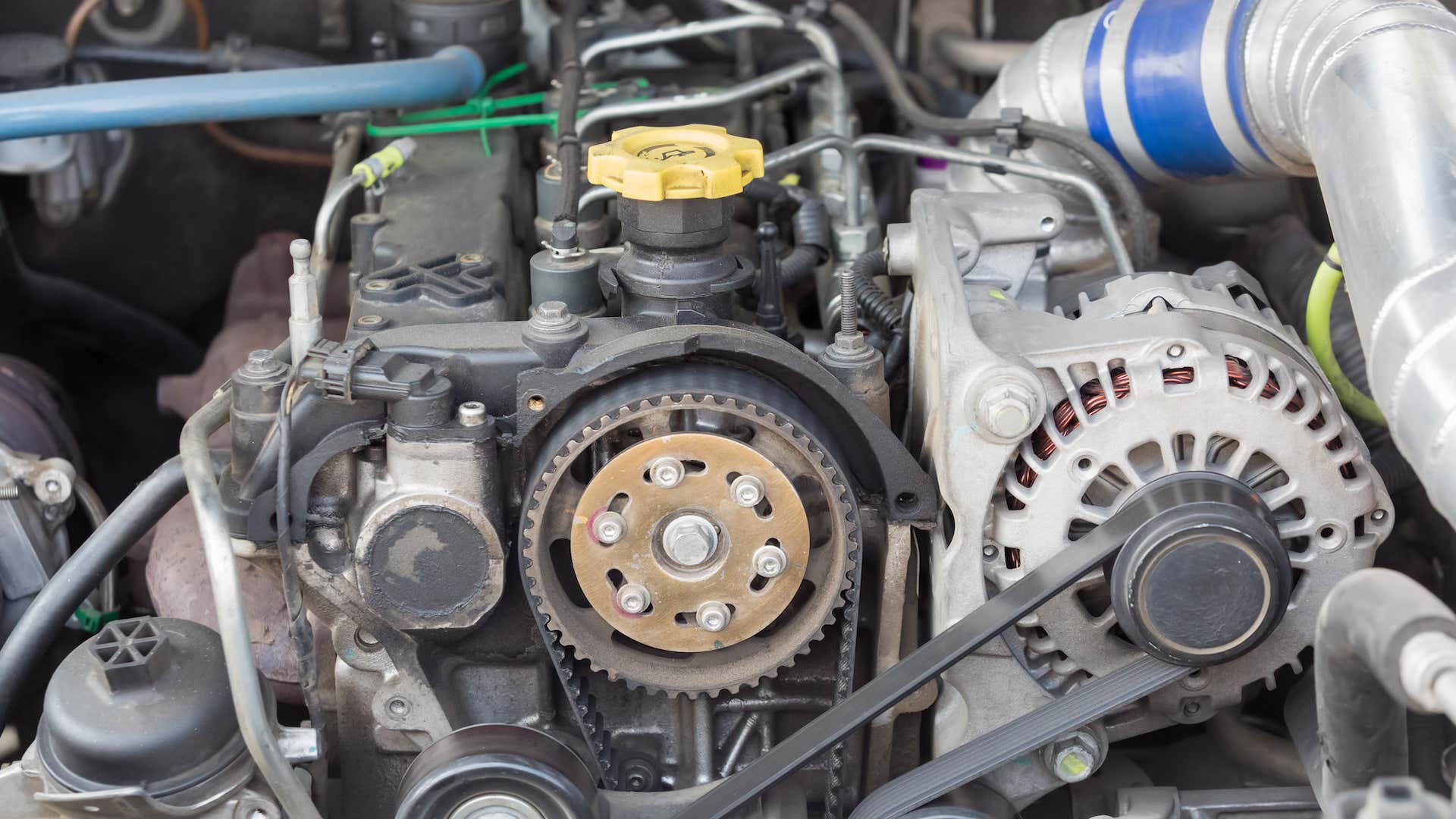 Timing belts are an important part of all sorts of engines. 时序皮带是各种引擎的重要组成部分。