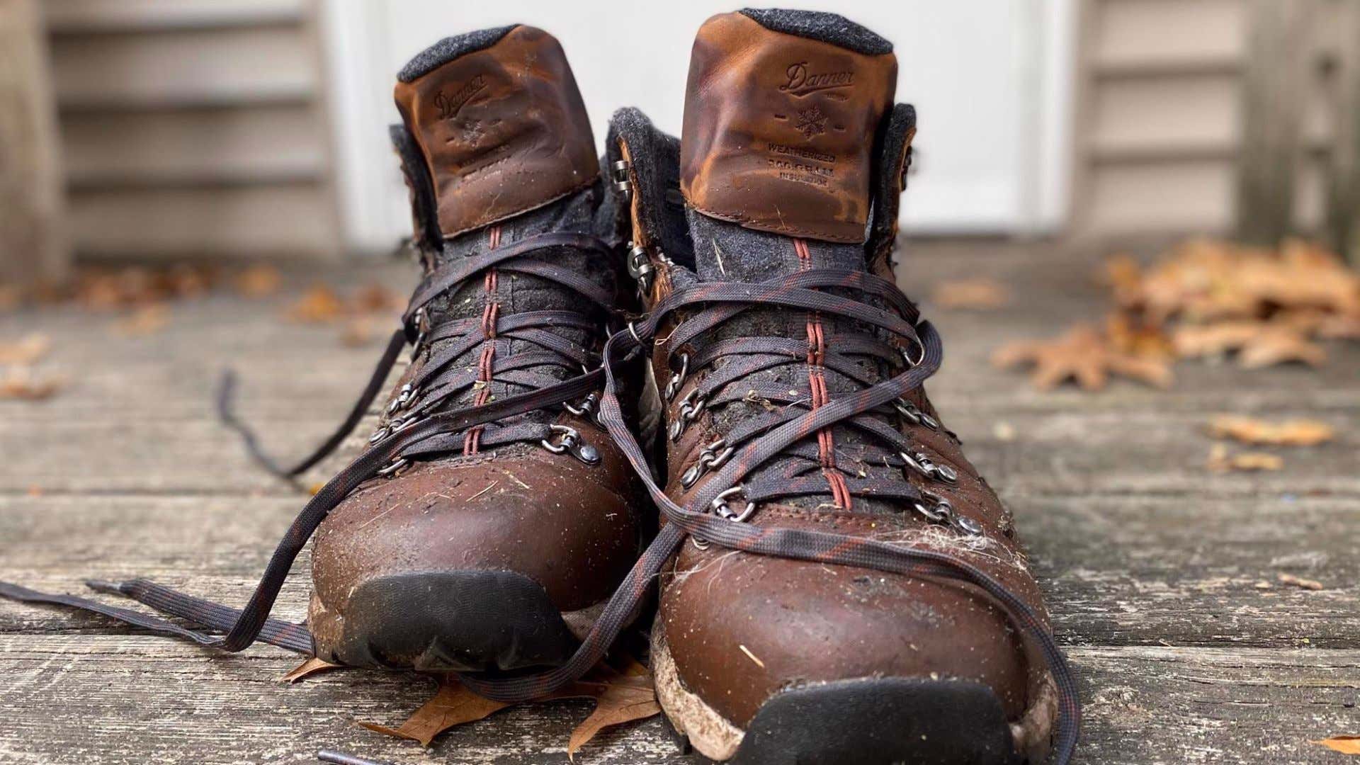 The author's own Danner Mountain 600 boots. 作者自己的丹纳山600靴。