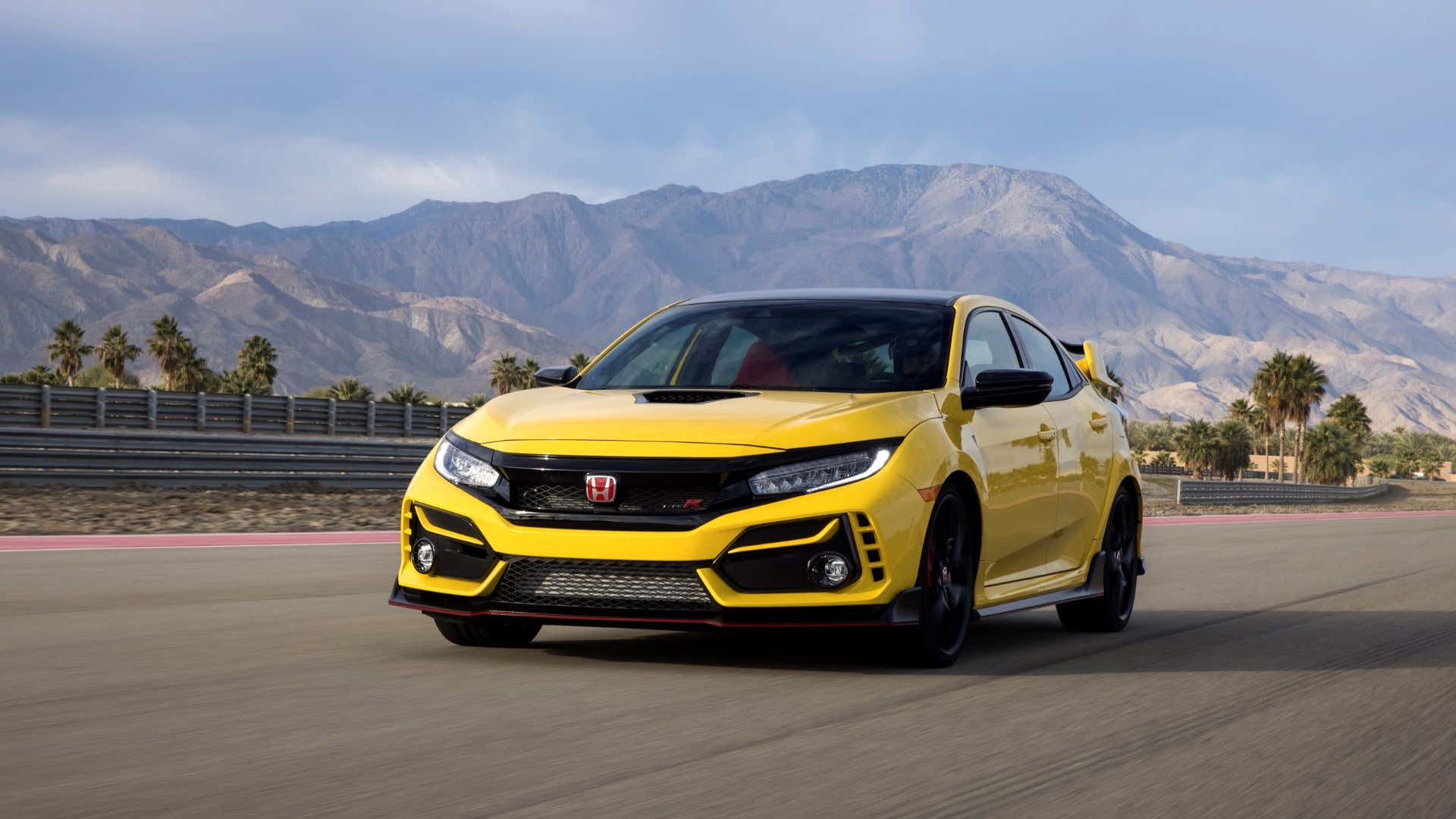 An FK8 Civic Type R. 一款FK8 Civic R型。
