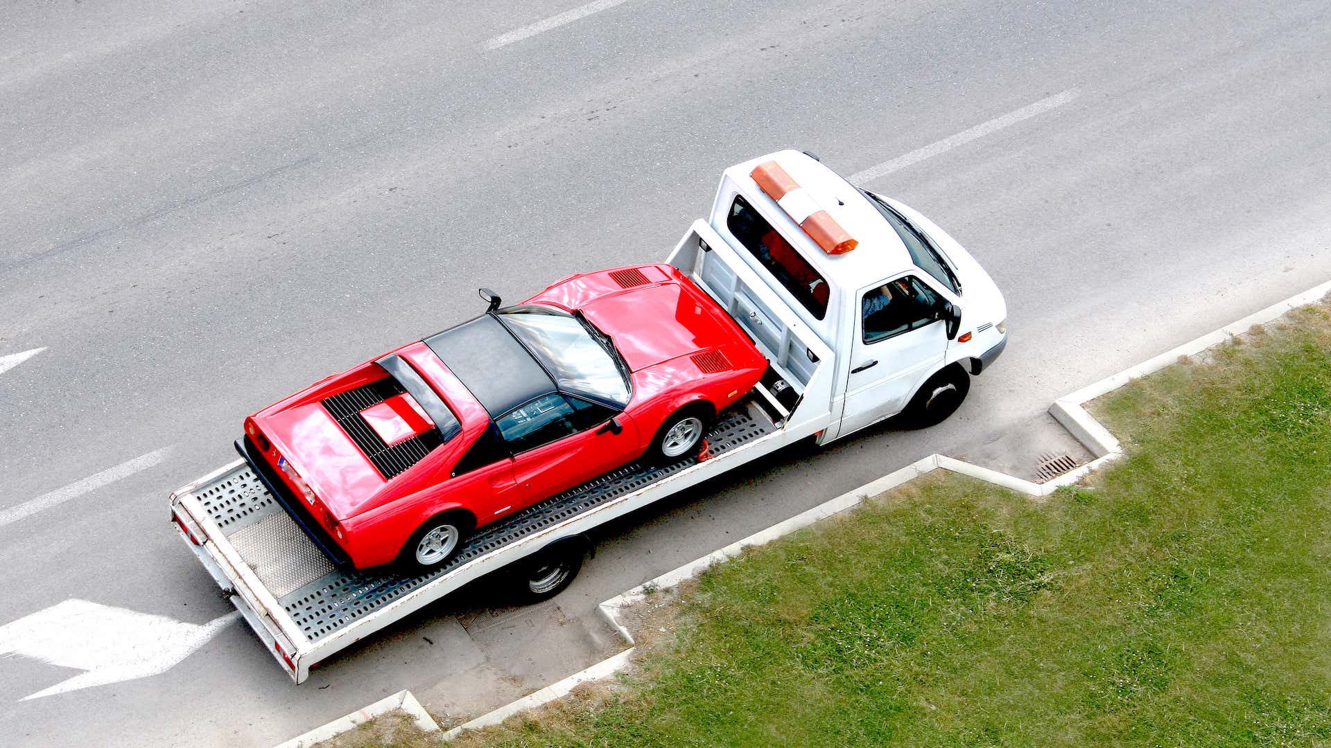 Tow trucks are fine for short trips. 短途旅行用拖车可以。