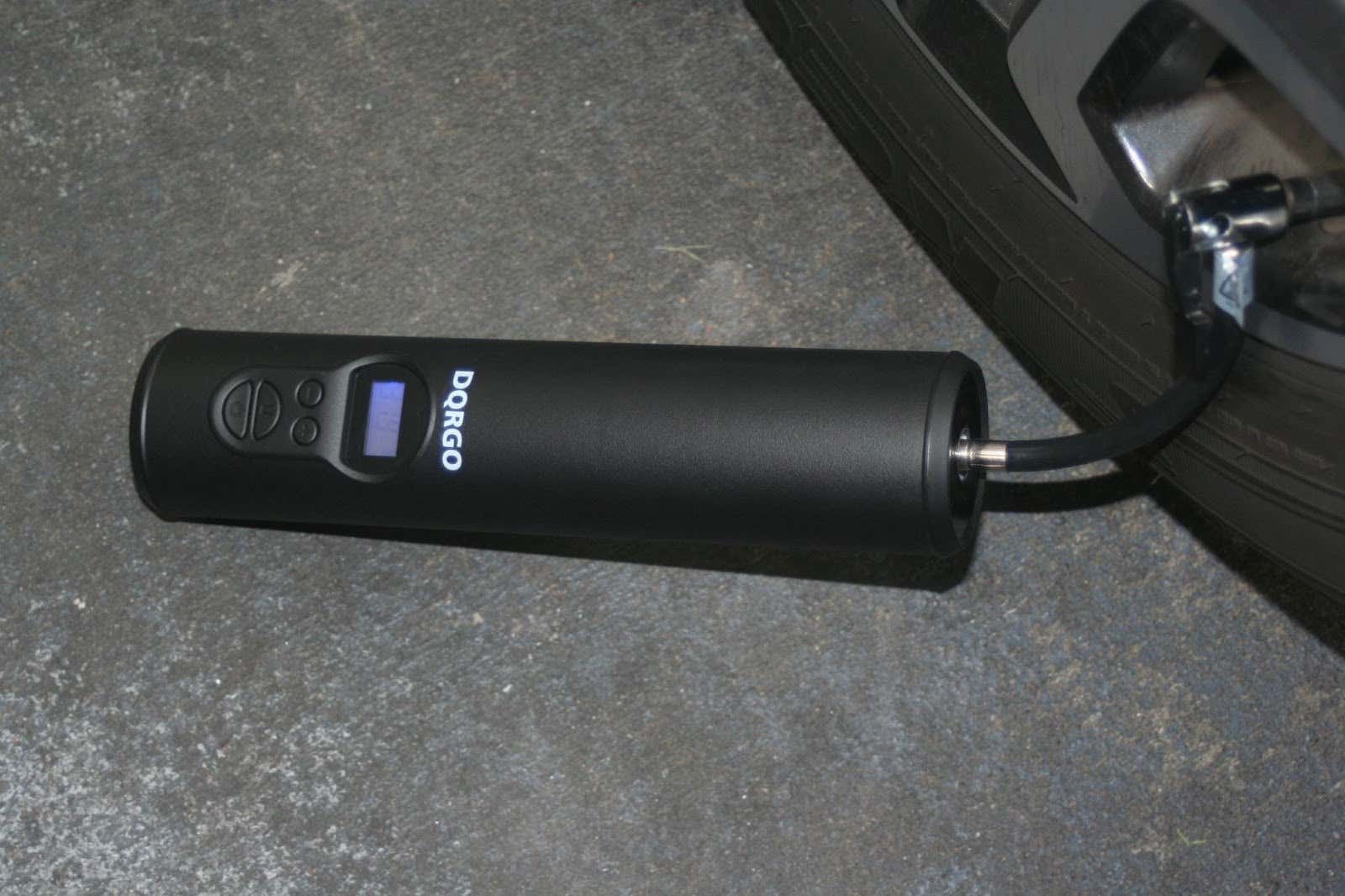 HGV Mini Tire Inflator Digital readout and four rubber buttons HGV迷你轮胎充气器数字读数和四个橡胶按钮