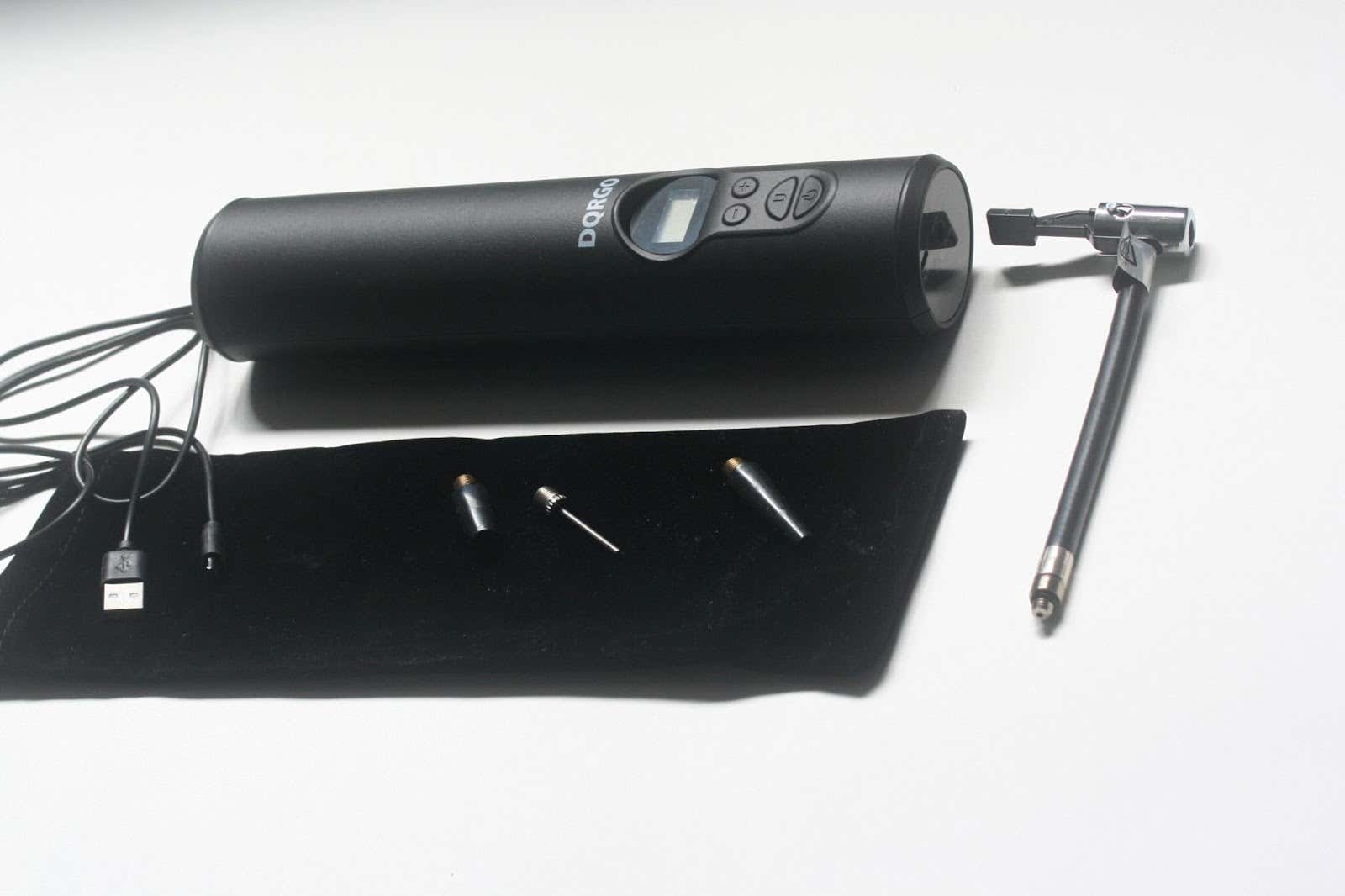 The kit of HGV Mini Tire Inflator Digital Portable Air Compressor HGV迷你轮胎充气机的套件是数字便携式空气压缩机